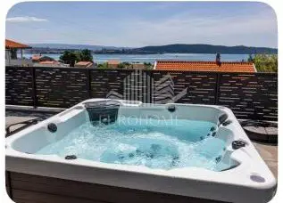 Apartment for rent in Kaštel Stari, 110 m²