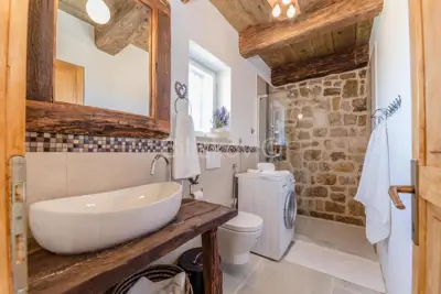 Zadar, Privlaka, Verkauf, Steinhaus mit Pool, Garten und Parkplatz. - 11