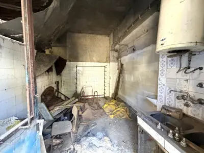 Kuća u Bribiru, centar i dvorište za parkiranje - 3