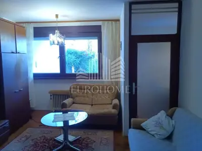 Wohnung zum Kauf in Kromosovo naselje, 58 m²