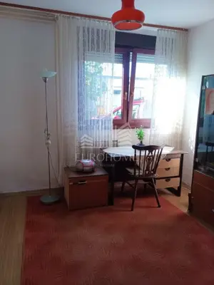 Stan 58 m², Kromosovo naselje, vrt i tavan - 3