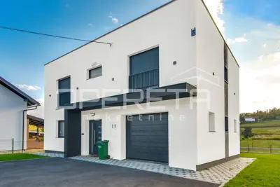 House for sale in Donja Zelina, 234 m²