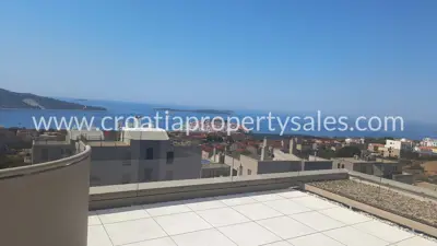 Urban villa, Primošten, three two-bedroom apartments and terraces