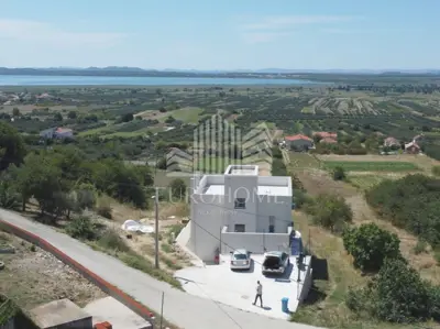 ZADAR, VILLA SA BAZENOM, dugoročni najam, od 1. rujna 2026. - 10