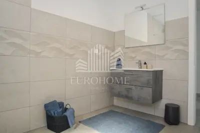 ZADAR, VILLA SA BAZENOM, dugoročni najam, od 1. rujna 2026. - 12