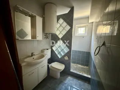 Apartment 66 m², Njivice - 3 bedrooms and terrace - 7