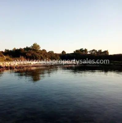 Building land 2,626 m², Drače na Pelješcu, by the road and the harbor - 2