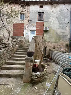 Kuća 63 m², Šišan - tri etaže i dvorište - 14
