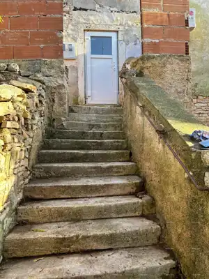 Kuća 63 m², Šišan - tri etaže i dvorište - 10