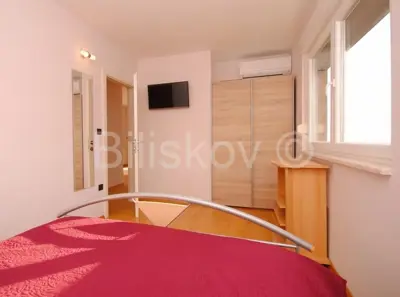 Klis-vila s bazenom i otvorenim pogledom na more i Split - 17