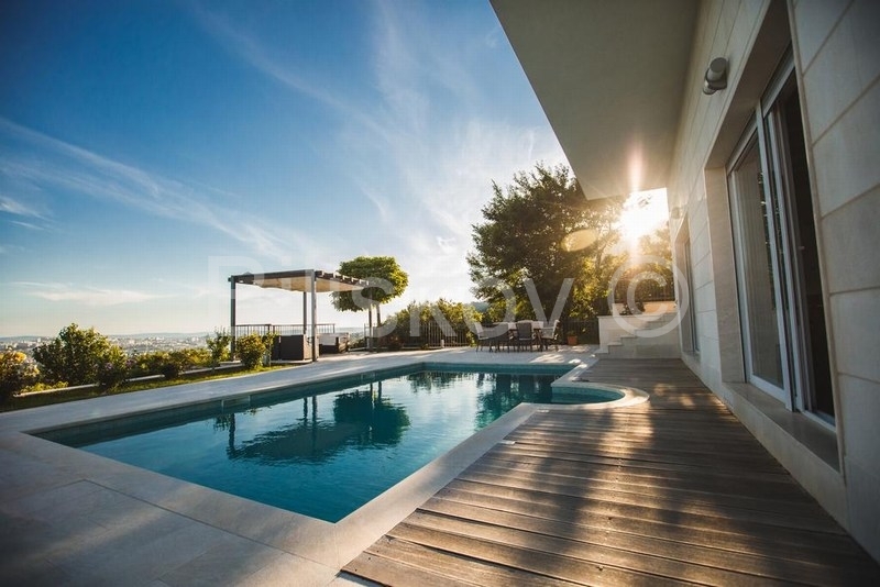 Klis-Villa mit Pool, zu verkaufen