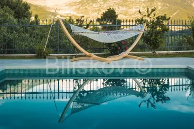 Klis-vila s bazenom i otvorenim pogledom na more i Split - 4