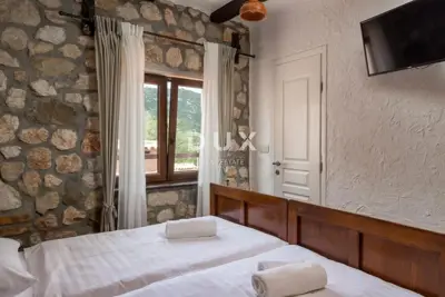 House 230 m², Drivenik - pool and yard - 12