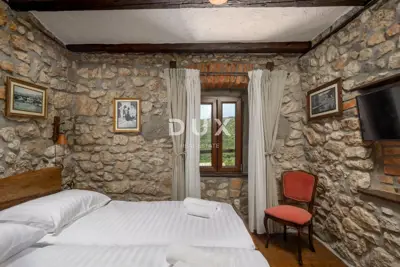 House 230 m², Drivenik - pool and yard - 11