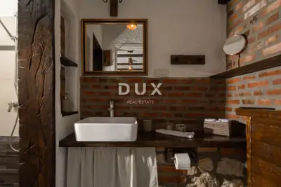 House 230 m², Drivenik - pool and yard - 18