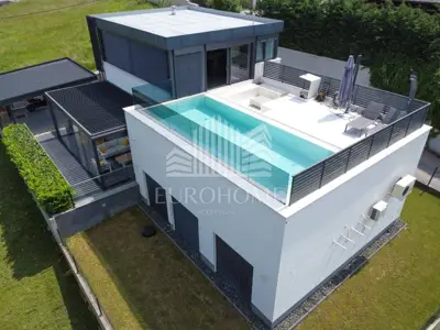 House for sale in Giznik, 286 m² - 2