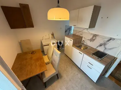 Apartment 74 m², Opatija - Centar, sea view and two balconies - 2