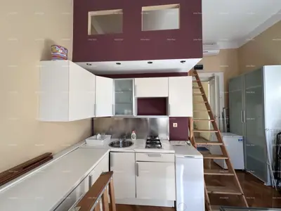 Stan 108 m², Centar Pula, 3 zasebne jedinice - 6