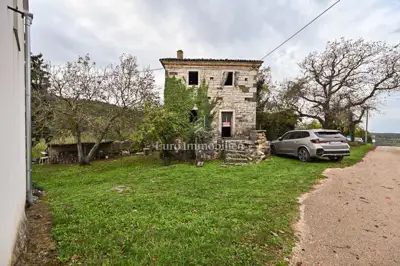 Stone houses 270 m², Oprtalj - peaceful location in nature