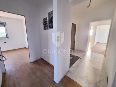 Stan 63,82 m², Poreč okolica - 2 spavaće sobe, terasa - 12