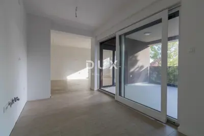 Stan 115,7 m², Pakoštane - krovna terasa i jacuzzi - 2