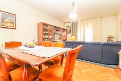 Haus 635 m², Kanfanar - Zentrum, drei Wohneinheiten - 18