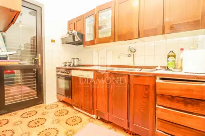 Haus 635 m², Kanfanar - Zentrum, drei Wohneinheiten - 20