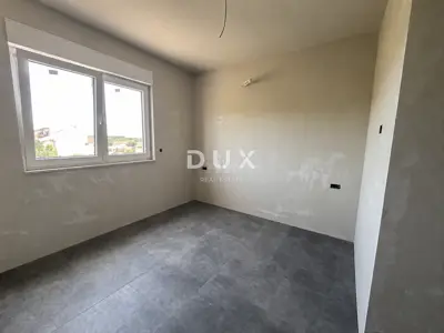 Stan 110,8 m², Tribunj - krovna terasa i pogled na more - 18