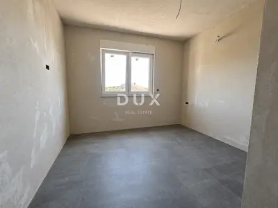 Stan 110,8 m², Tribunj - krovna terasa i pogled na more - 17