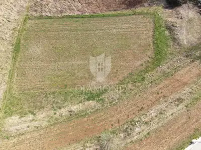 Building plot 3,153 m², Stari Pazin - quiet settlement - 3