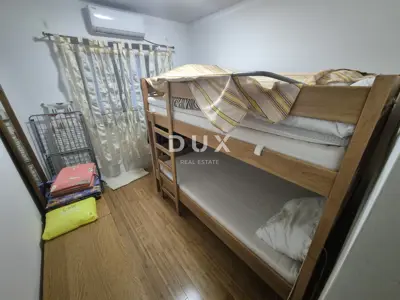 House 264 m², Pirovac - 3 apartments and 300 m from the sea - 13