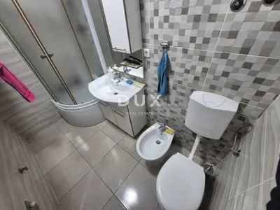 House 264 m², Pirovac - 3 apartments and 300 m from the sea - 12