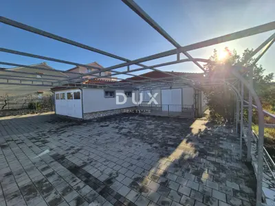 House 264 m², Pirovac - 3 apartments and 300 m from the sea - 2
