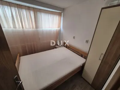 House 264 m², Pirovac - 3 apartments and 300 m from the sea - 20
