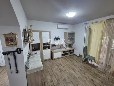 House 264 m², Pirovac - 3 apartments and 300 m from the sea - 9