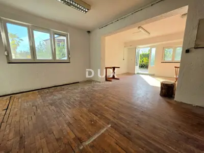 Matulji, poslovni prostor, 170 m², blizina centra