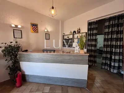 Hotel 750 m², Pag - 24 Zimmer, 100 m vom Meer - 2