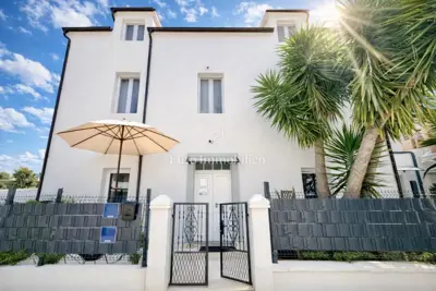 Apartmanska kuća 198 m², Trogir - 150 m od plaže