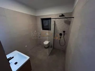 Kuća 196.93 m², Pomer - bazen i krovna terasa s jacuzzijem - 21