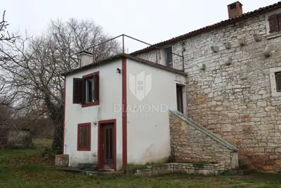 Bale, surroundings, stone house for renovation with a large yard - 3