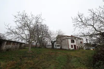 Bale, surroundings, stone house for renovation with a large yard - 8