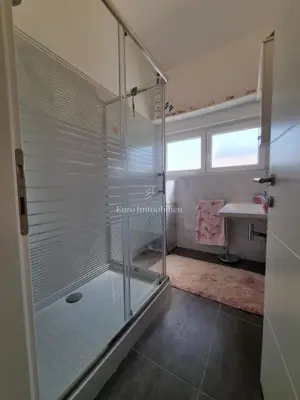 Wohnung 75 m², Tar - 2 Schlafzimmer und Terrasse - 20