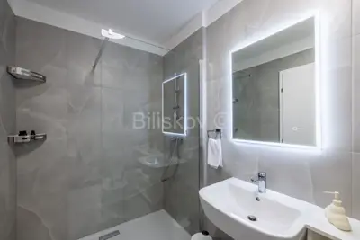 Apartment 94 m², Strožanac, garden 146 m² and jacuzzi - 14