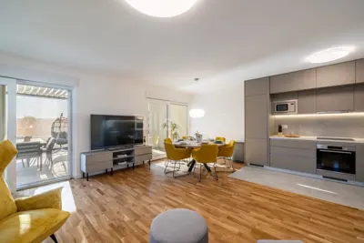 Apartment 94 m², Strožanac, garden 146 m² and jacuzzi - 9