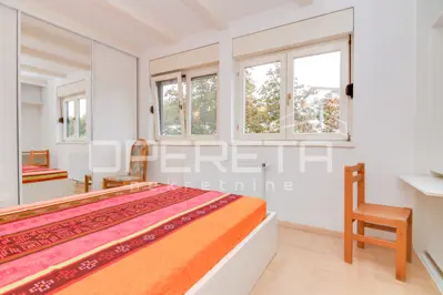 Najam, Stan, Remete, Kameniti stol, 2,5s, 100 m² - 11