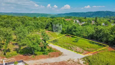 Building plot 1,000 m², Grožnjan - peaceful surroundings