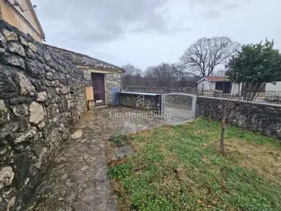 Otok Krk - samostojeća kuća s lijepom okućnicom - 8