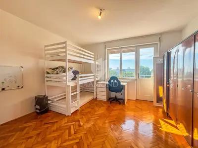 Stan 79 m², Umag - pogled na more i centar - 10