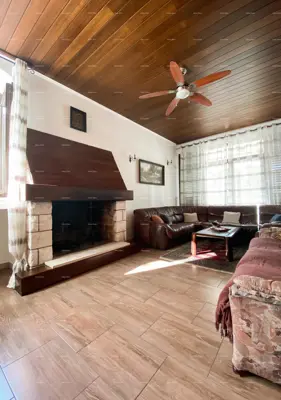 Villa in Supetar, 345 m² - 150 m from the beach and six apartments - 14