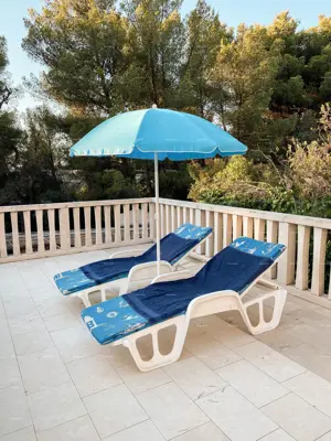 Villa in Supetar, 345 m² - 150 m from the beach and six apartments - 7